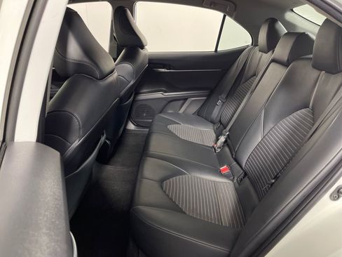 Used 2023 Toyota Camry SE image 14