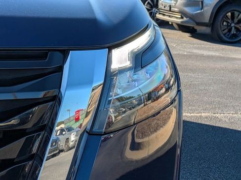 Used 2024 Nissan Pathfinder SV image 9