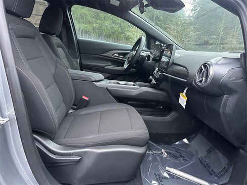 New 2026 Chevrolet Equinox EV LT image 10