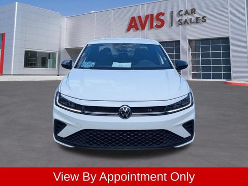 Used 2025 Volkswagen Jetta Sport FWD image 2