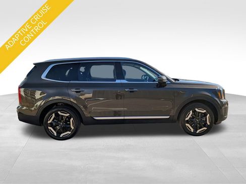 Used 2024 Kia Telluride S w/ S Sunroof Package image 4