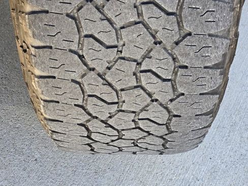 Used 2024 Chevrolet Silverado 2500 Custom w/ Custom Value Package image 13