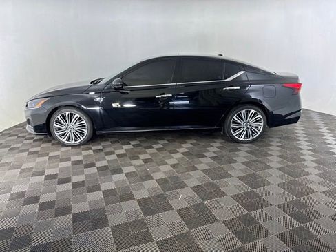 Used 2023 Nissan Altima 2.5 SL FWD image 9