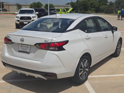 Used 2024 Nissan Versa SV FWD image 3
