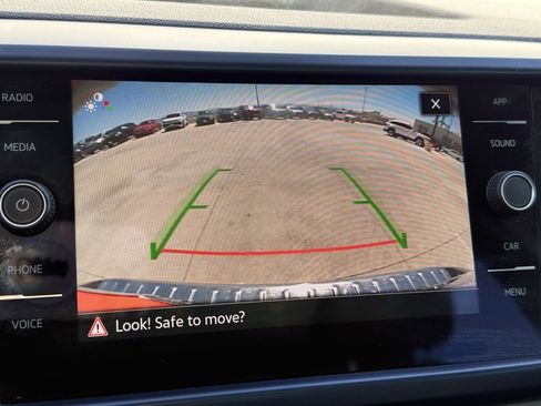 Used 2022 Volkswagen Taos SE image 8