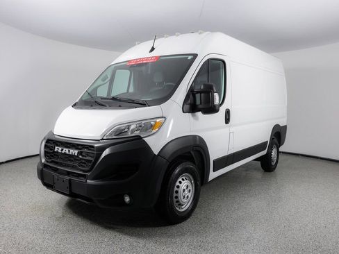 Used 2024 RAM ProMaster 2500 w/ Convenience Group image 3