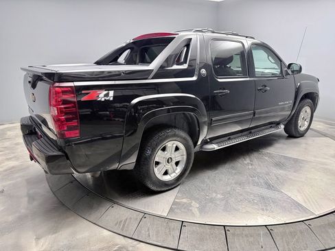 Used 2013 Chevrolet Avalanche LT w/ Suspension Package, Off-Road AWD/4WD image 5