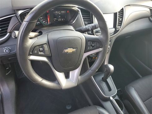 Certified 2017 Chevrolet Trax LT w/ LT Convenience Package image 17