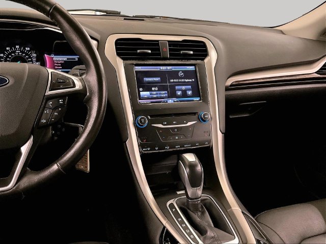 Used 2015 Ford Fusion SE w/ Equipment Group 202A FWD image 7