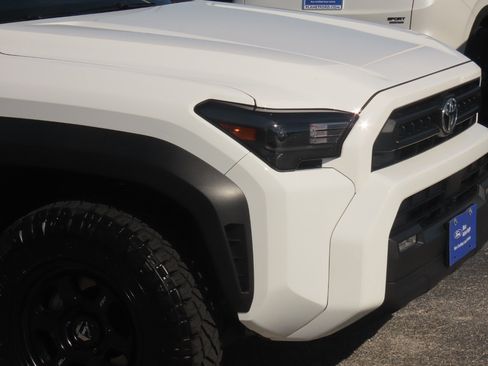 Used 2025 Toyota 4Runner SR5 RWD image 5
