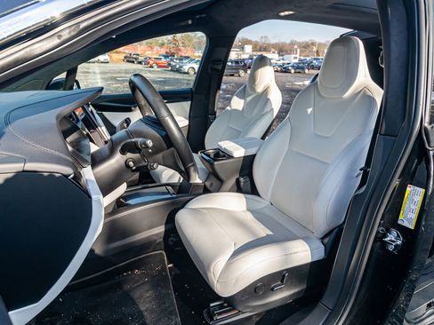 Used 2018 Tesla Model X 75D image 13