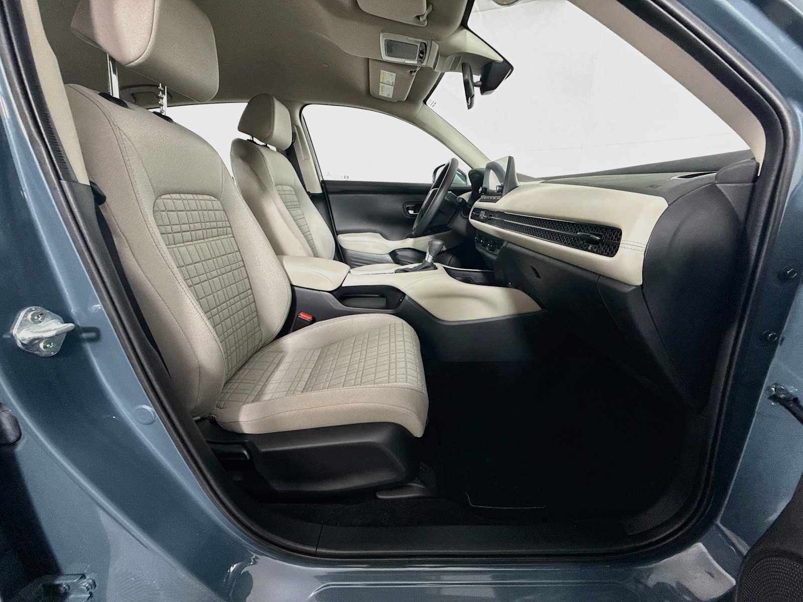 Used 2025 Honda HR-V LX image 25