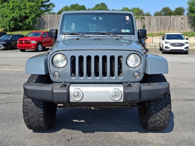 Used 2014 Jeep Wrangler Unlimited Sahara w/ Dual Top Group AWD/4WD image 2