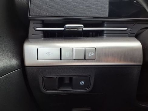 Used 2025 Hyundai Kona SEL FWD image 29