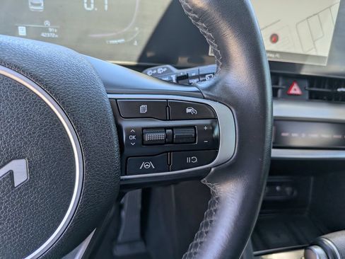 Certified 2025 Kia Sportage EX w/ Premium Package FWD image 32