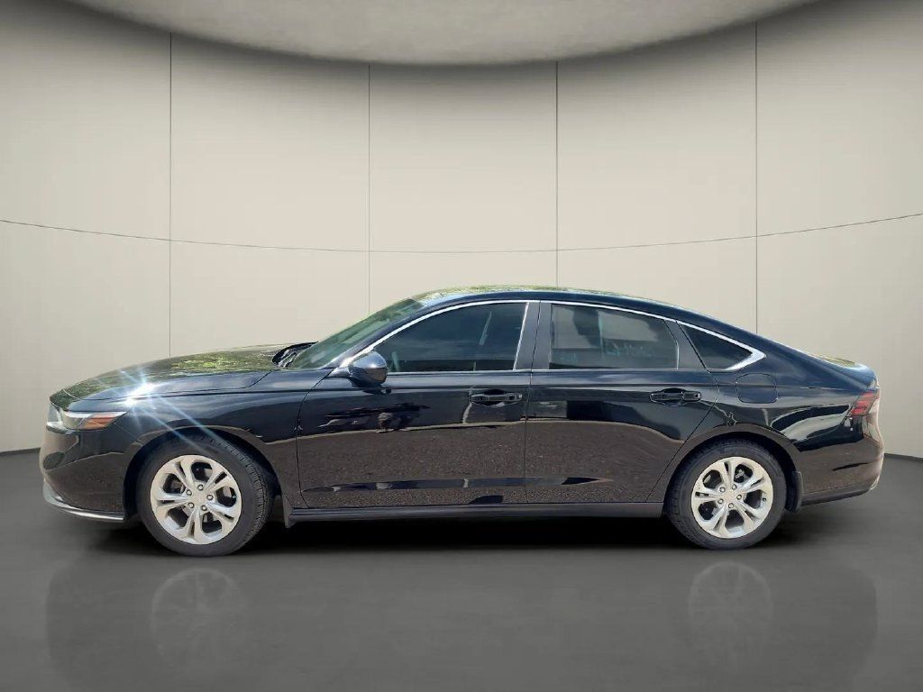 Used 2023 Honda Accord LX image 4