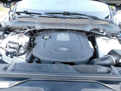 Used 2018 Land Rover Discovery HSE Luxury image 38