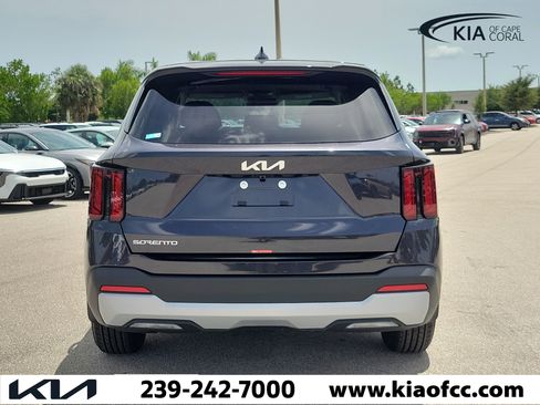 New 2026 Kia Sorento LX FWD image 5