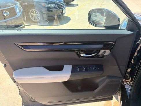 Used 2025 Honda CR-V EX-L image 11