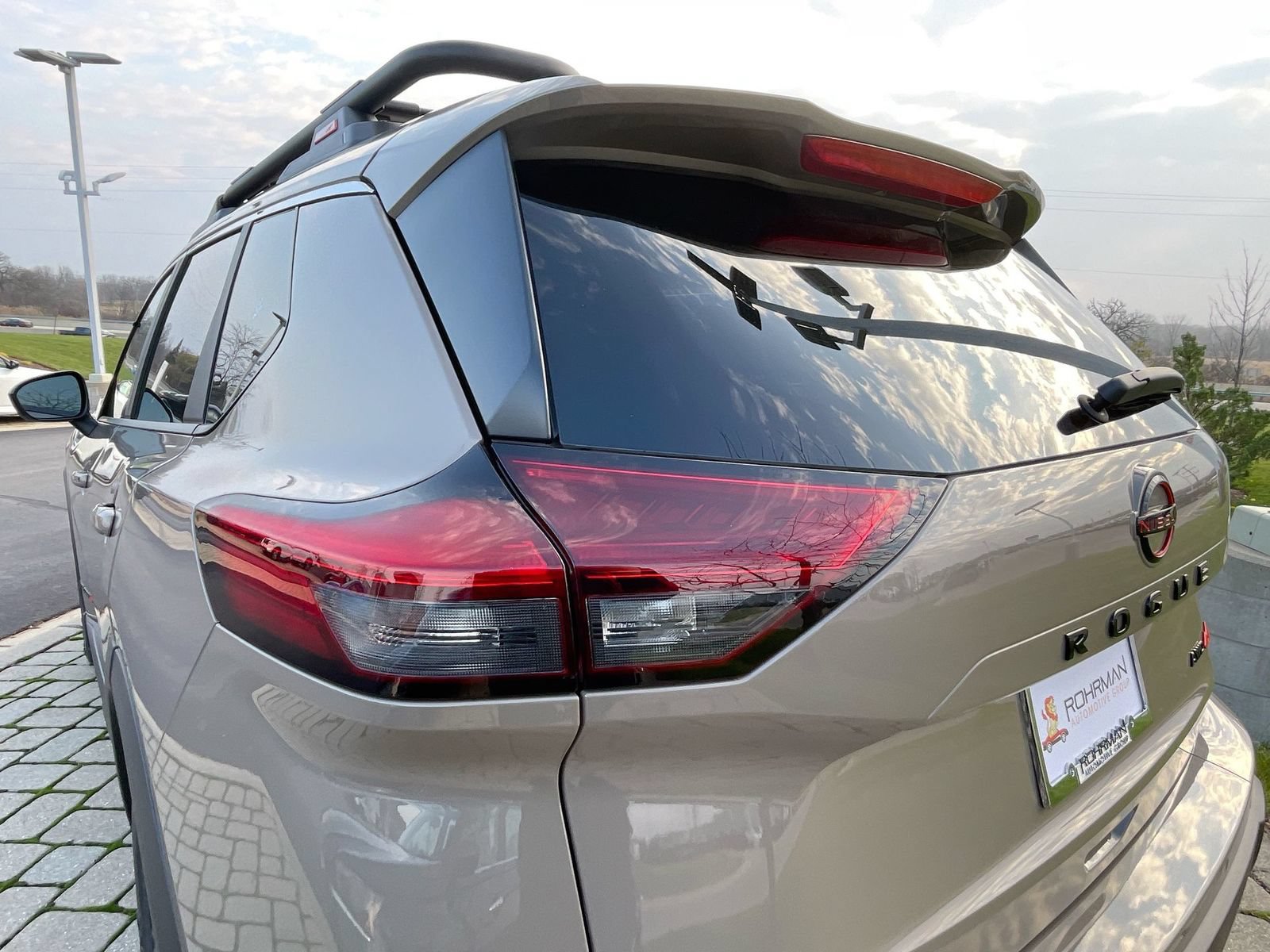 Certified 2025 Nissan Rogue SV AWD/4WD image 17