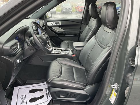 Certified 2022 Ford Explorer ST w/ Equipment Group 401A image 15