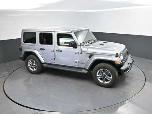 Used 2020 Jeep Wrangler Unlimited Sahara AWD/4WD image 36