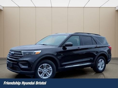 Used 2023 Ford Explorer XLT w/ Class IV Trailer Tow Package AWD/4WD image 1