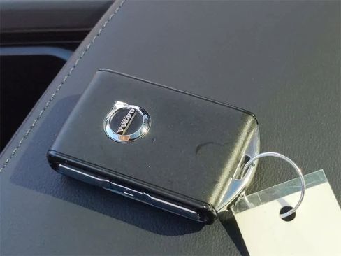 Used 2025 Volvo XC60 T8 Core w/ Protection Package Premier image 26