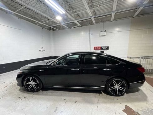 Used 2022 Honda Accord Touring image 3