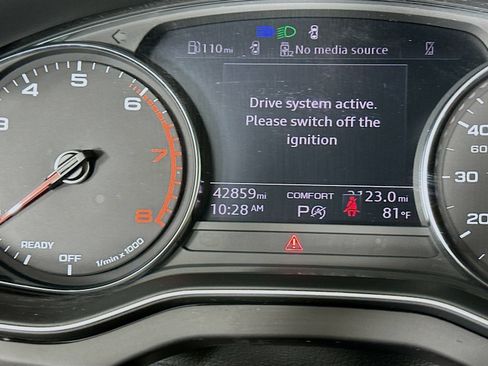Used 2023 Audi Q5 2.0T Premium w/ Convenience Package AWD/4WD image 23