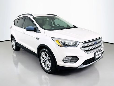 Used 2019 Ford Escape SEL image 3