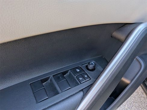 Used 2023 Toyota Corolla Cross LE image 13