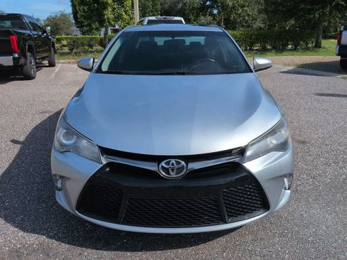 Certified 2017 Toyota Camry SE w/ Moonroof Package FWD image 9