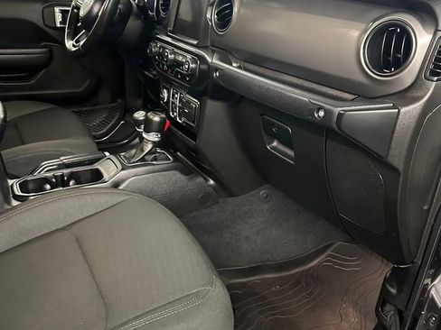 Used 2022 Jeep Gladiator Willys image 46