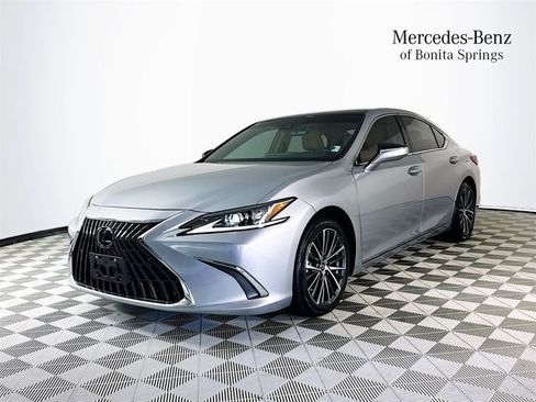 Used 2023 Lexus ES 350 w/ Premium Package FWD image 3