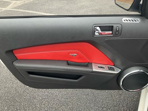Used 2013 Ford Mustang GT Premium RWD image 46