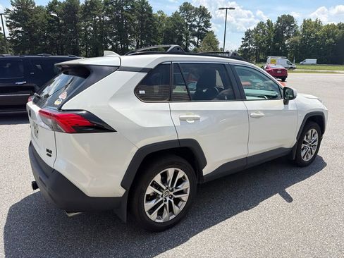 Used 2021 Toyota RAV4 XLE Premium AWD/4WD image 8