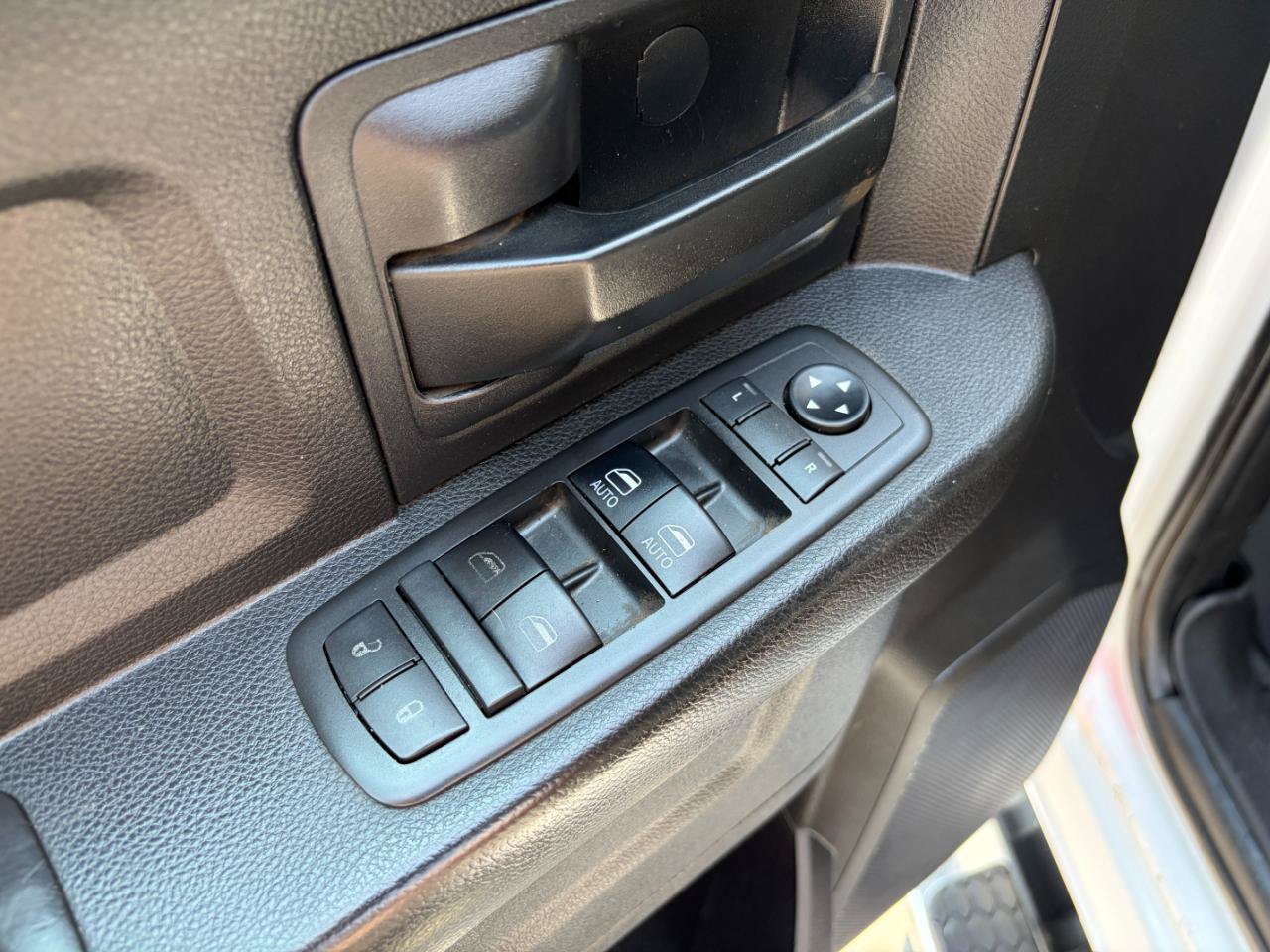 Used 2017 RAM 3500 Tradesman w/ Chrome Appearance Group AWD/4WD image 10