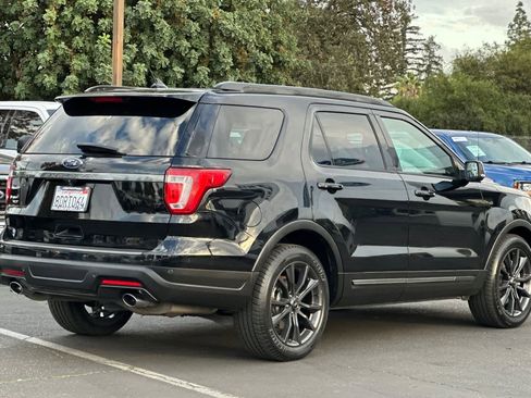 Used 2018 Ford Explorer XLT w/ Equipment Group 202A image 2