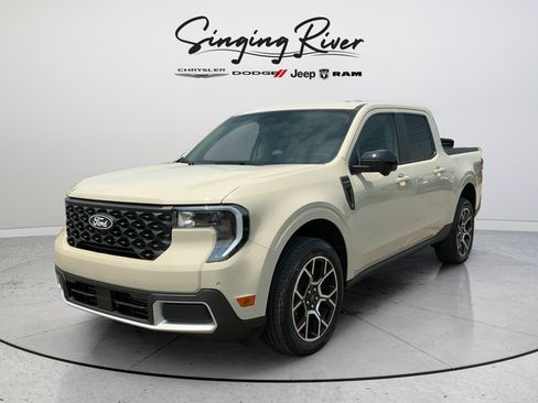 Used 2025 Ford Maverick Lariat AWD/4WD image 3