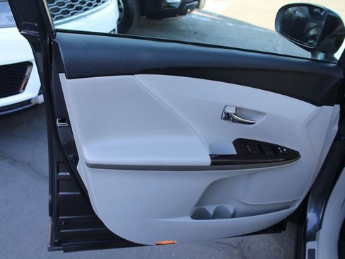 Used 2009 Toyota Venza image 16