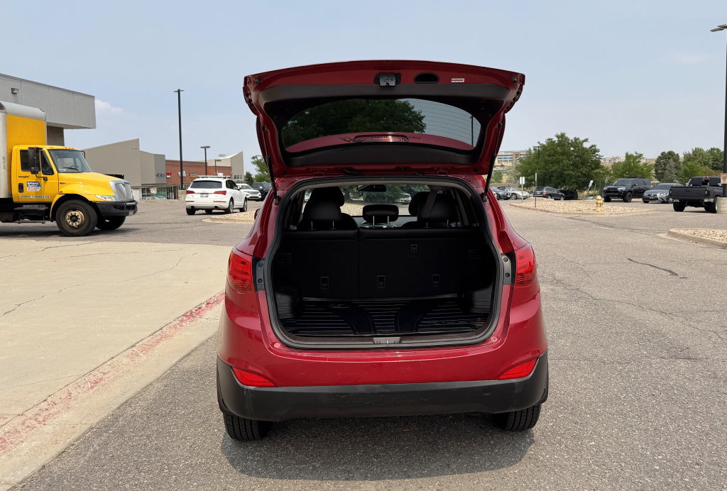 Used 2011 Hyundai Tucson 2WD image 9
