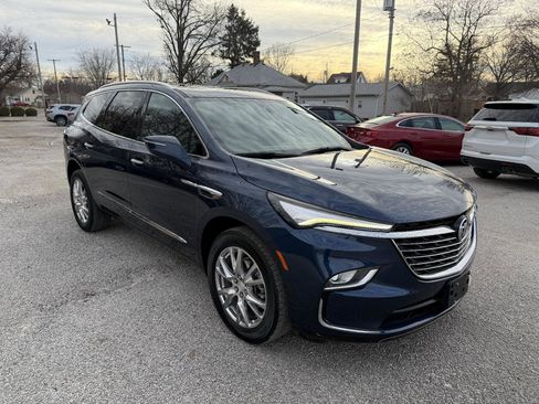 Used 2022 Buick Enclave Essence w/ Experience Buick Package image 7