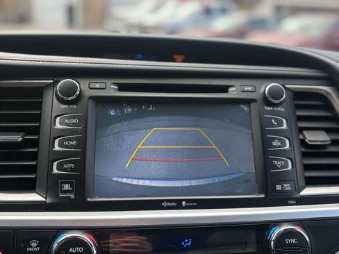 Used 2015 Toyota Highlander Limited Platinum image 12