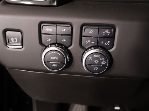 Used 2025 GMC Sierra 1500 Denali Ultimate AWD/4WD image 9