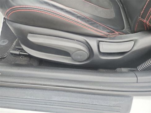 Used 2019 Hyundai Veloster 2.0 Premium image 15