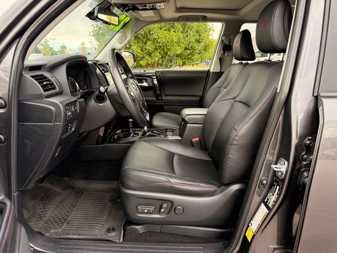 Used 2022 Toyota 4Runner TRD Off-Road Premium w/ Moonroof Package AWD/4WD image 12