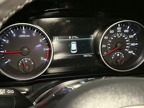 Used 2024 Kia Carnival EX FWD image 20