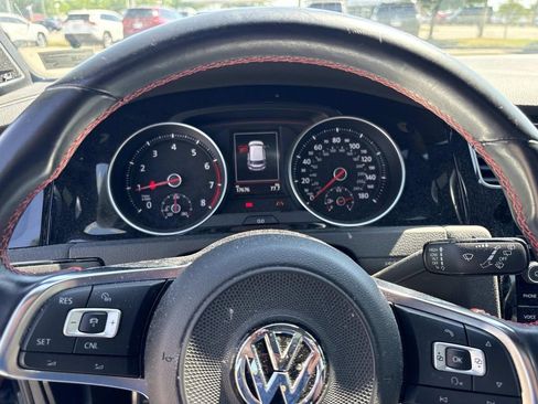 Used 2018 Volkswagen GTI Autobahn FWD image 11