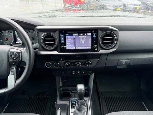 Used 2018 Toyota Tacoma TRD Off-Road image 22